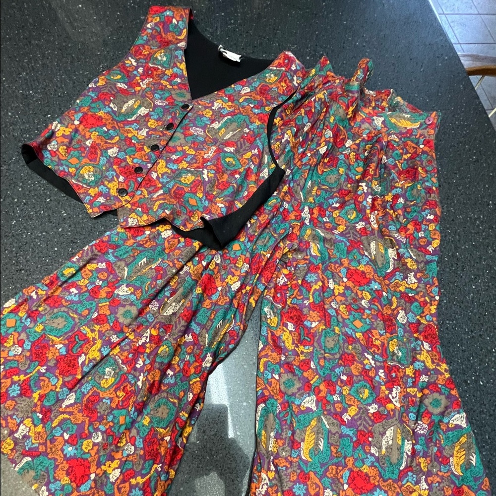 Ladies First Option Vest and Split Skirt Set size small Multi color